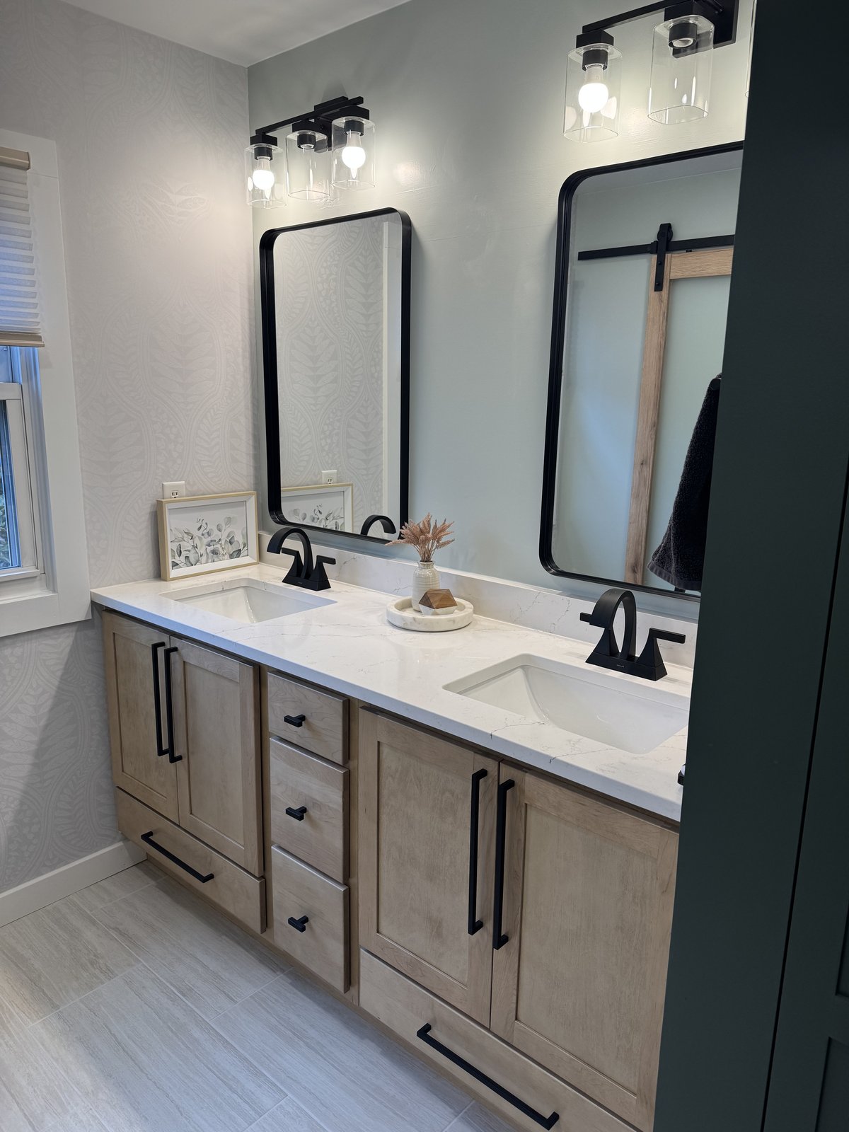 Built-in vanity