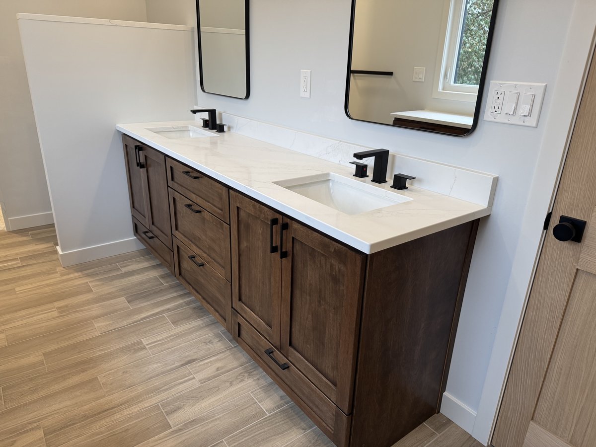 Built-in vanity